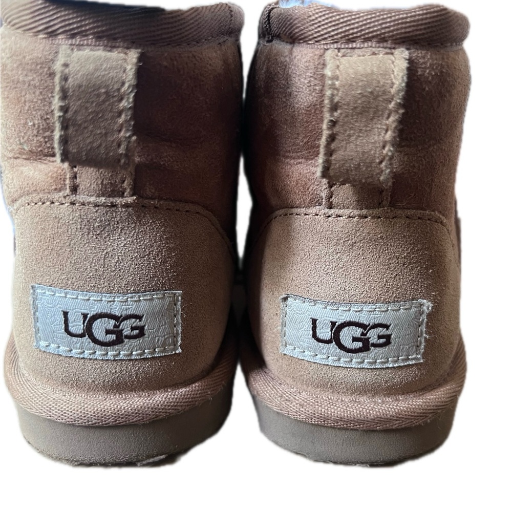 UGG Kids Chestnut Mini Boot - Picture 3 of 6